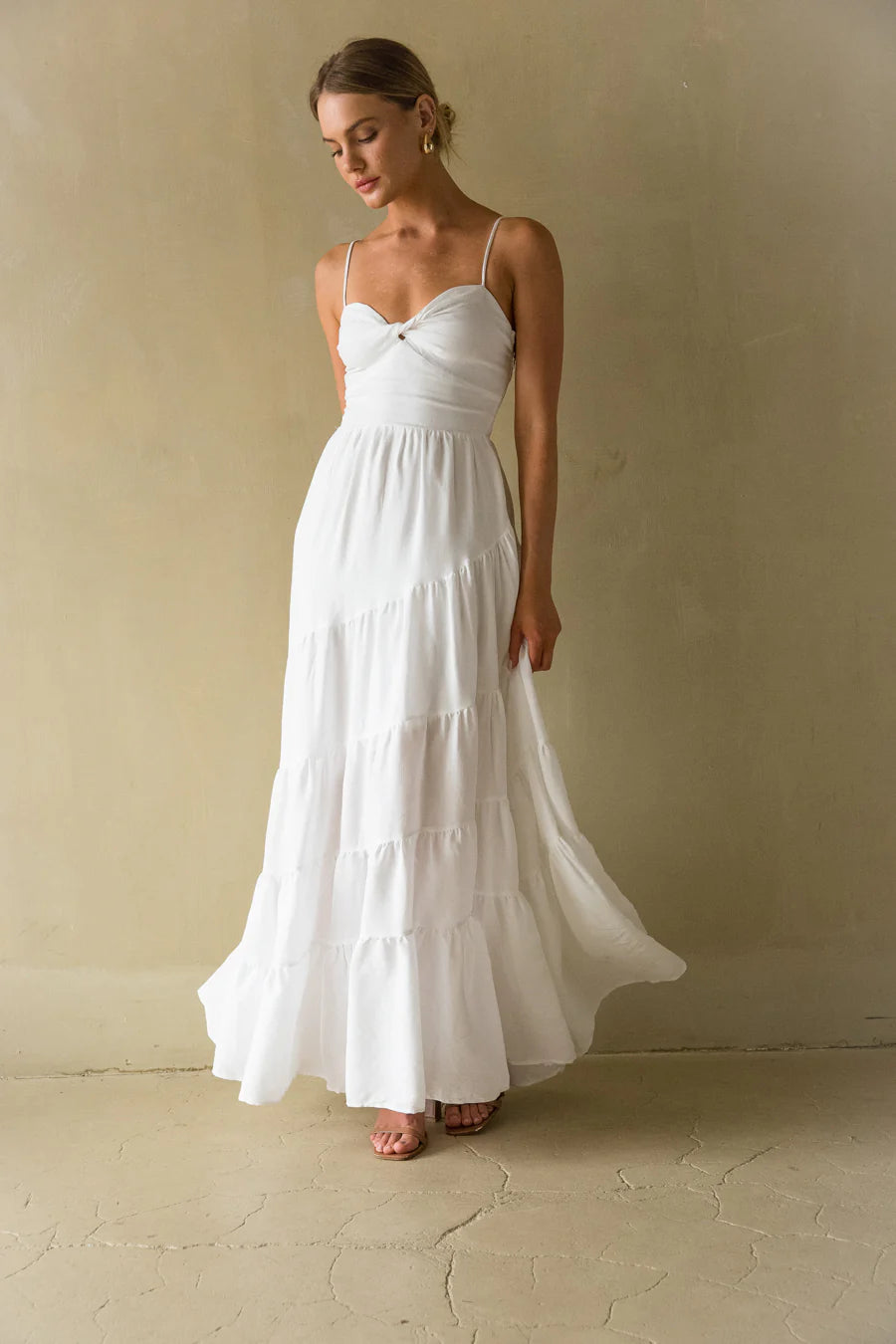 Donna Twist Front Tiered Maxi Dress